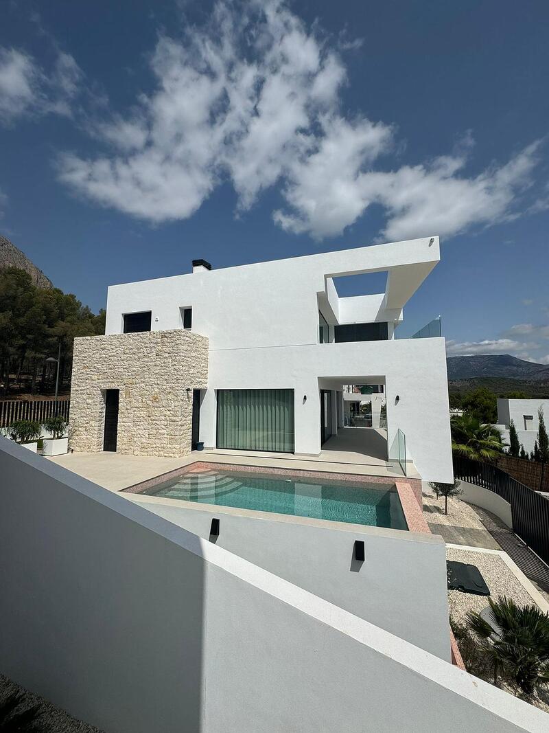 Villa en venta en Polop, Alicante