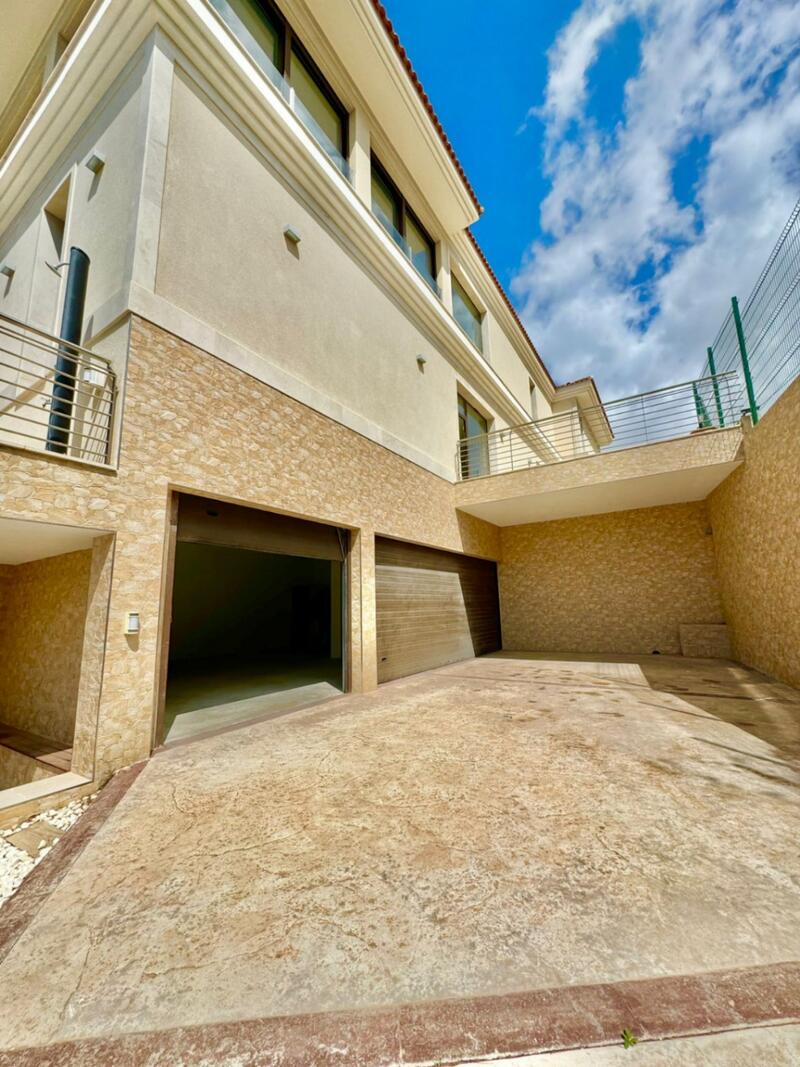 4 Cuarto Villa en venta