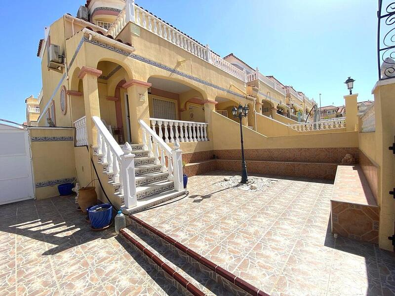 Townhouse for sale in Orihuela Costa, Alicante