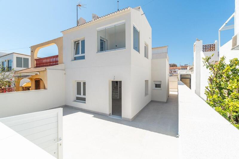 Maison de Ville à vendre dans Torrevieja, Alicante