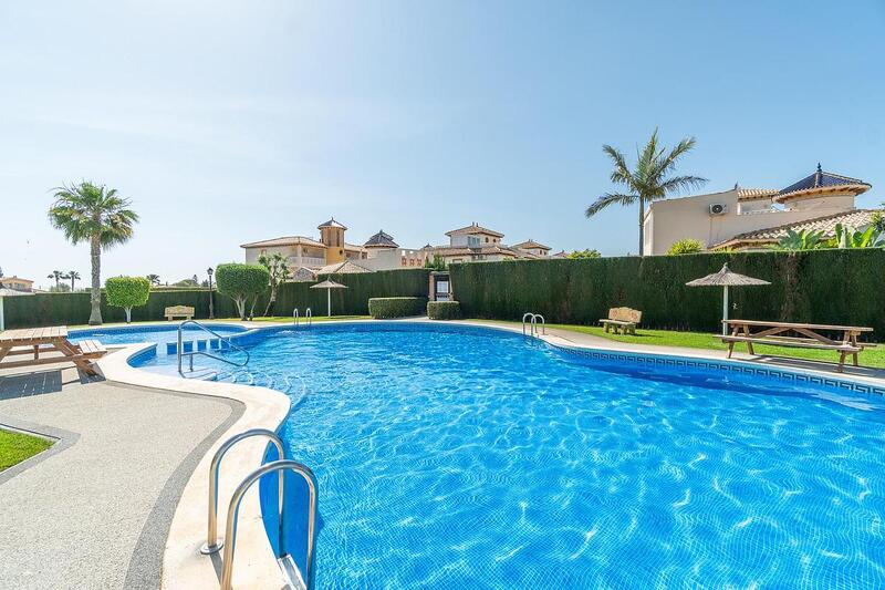 Maison de Ville à vendre dans Orihuela Costa, Alicante