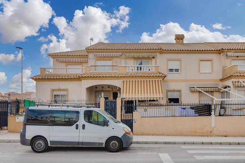 2 Schlafzimmer Stadthaus zu verkaufen