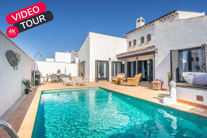 Villa en venta en El Valle Golf, Murcia