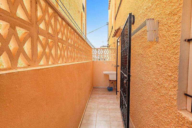 2 bedroom Townhouse for sale