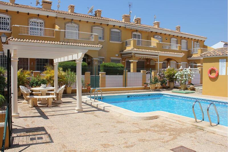 Maison de Ville à vendre dans La Zenia, Alicante