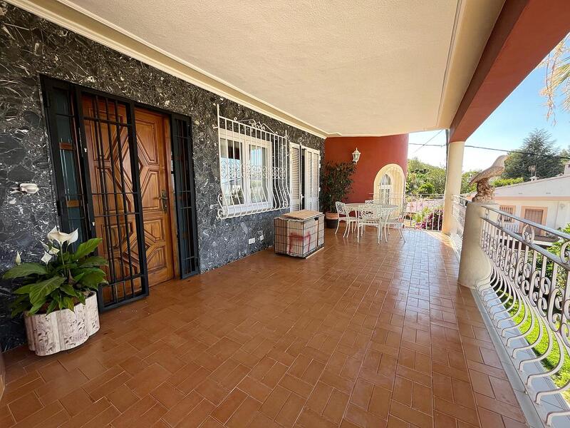 8 Cuarto Villa en venta