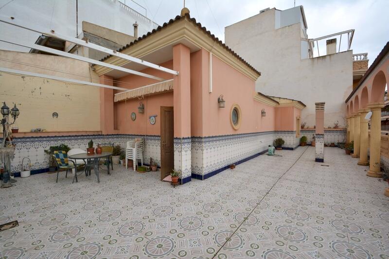 8 Cuarto Villa en venta