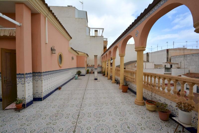 8 Cuarto Villa en venta