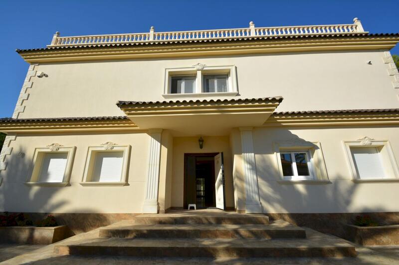 9 bedroom Villa for sale