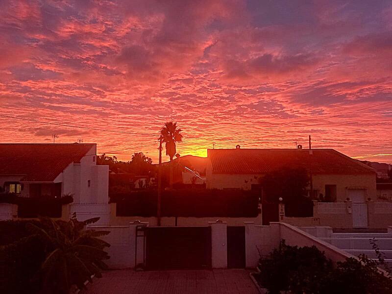 вилла продается в La Nucia, Alicante