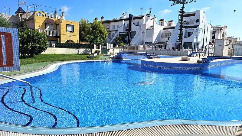 Maison de Ville à vendre dans Torrevieja, Alicante