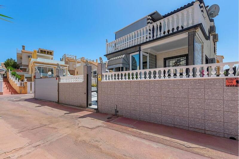 4 Cuarto Villa en venta