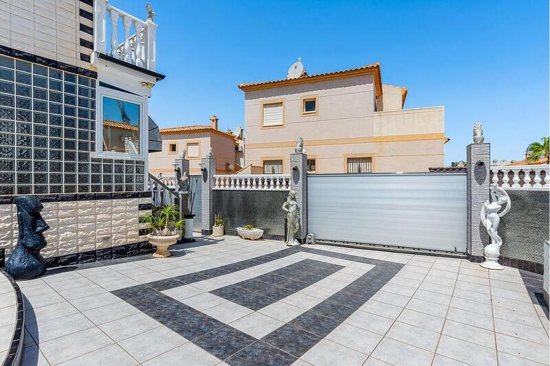 4 Cuarto Villa en venta