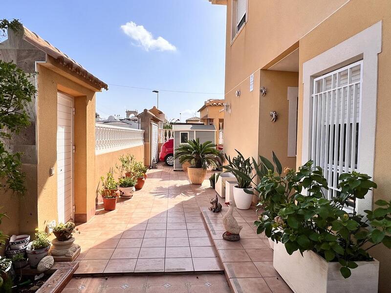 4 Cuarto Villa en venta