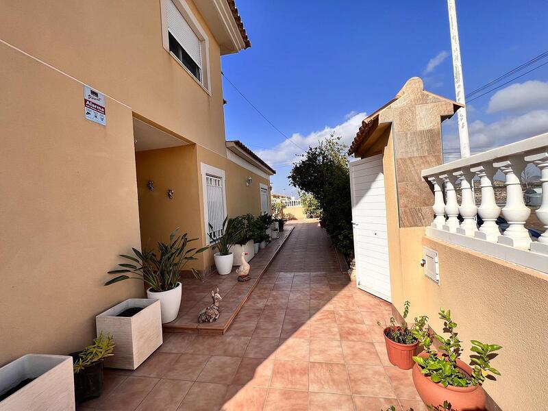 4 Cuarto Villa en venta