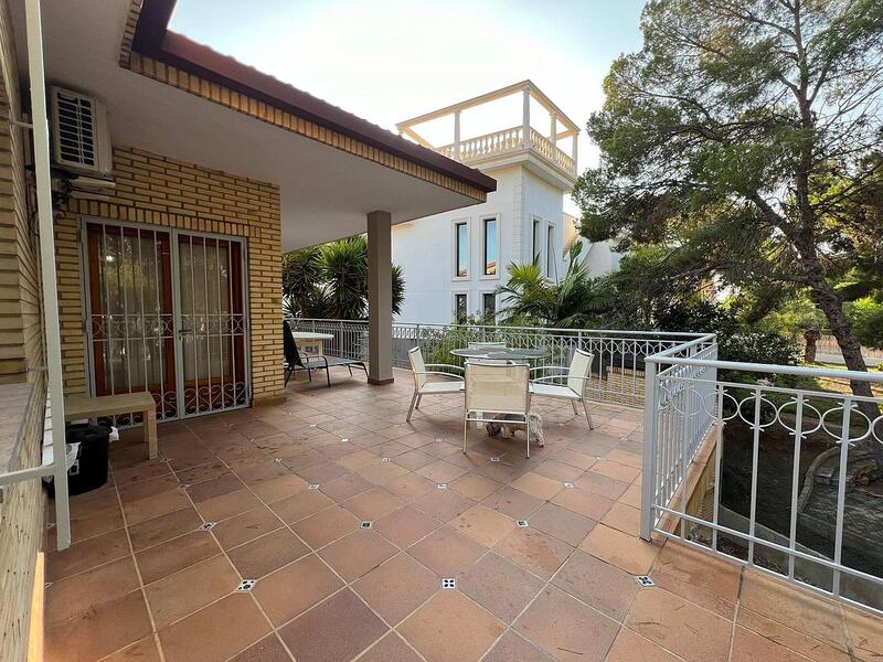 4 Cuarto Villa en venta