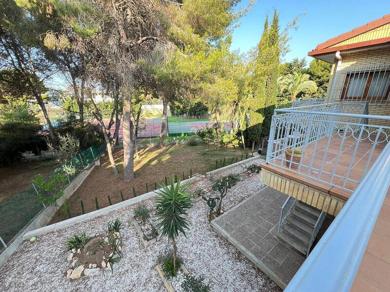 4 Cuarto Villa en venta