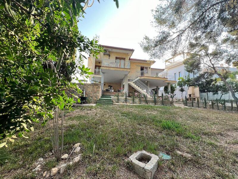 4 Cuarto Villa en venta