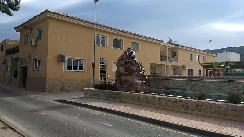 Stadthaus zu verkaufen in Pinoso, Alicante