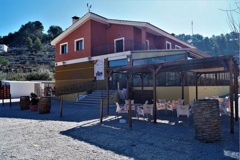 Villa à vendre dans Petrer, Alicante