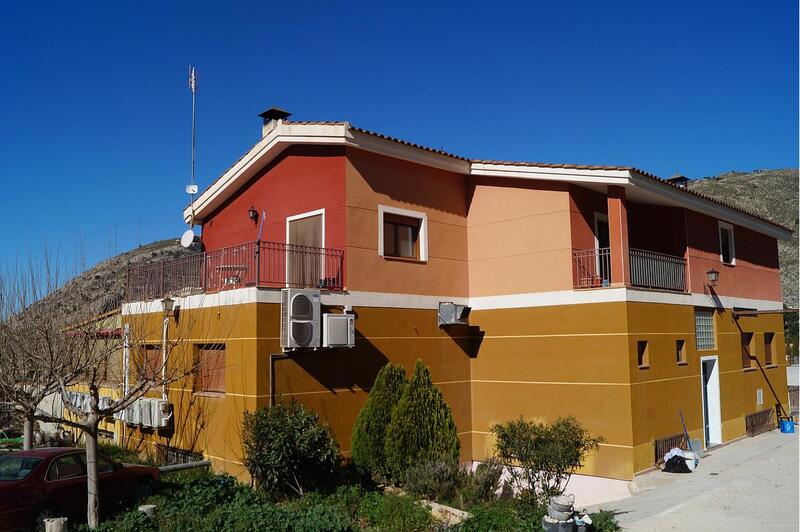 4 Cuarto Villa en venta