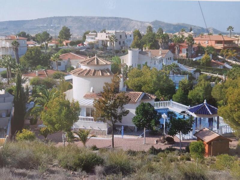 Villa en venta en Algorfa, Alicante