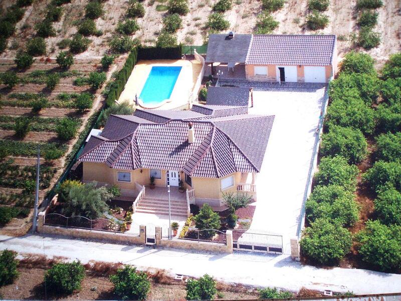 Villa en venta en Orihuela, Alicante