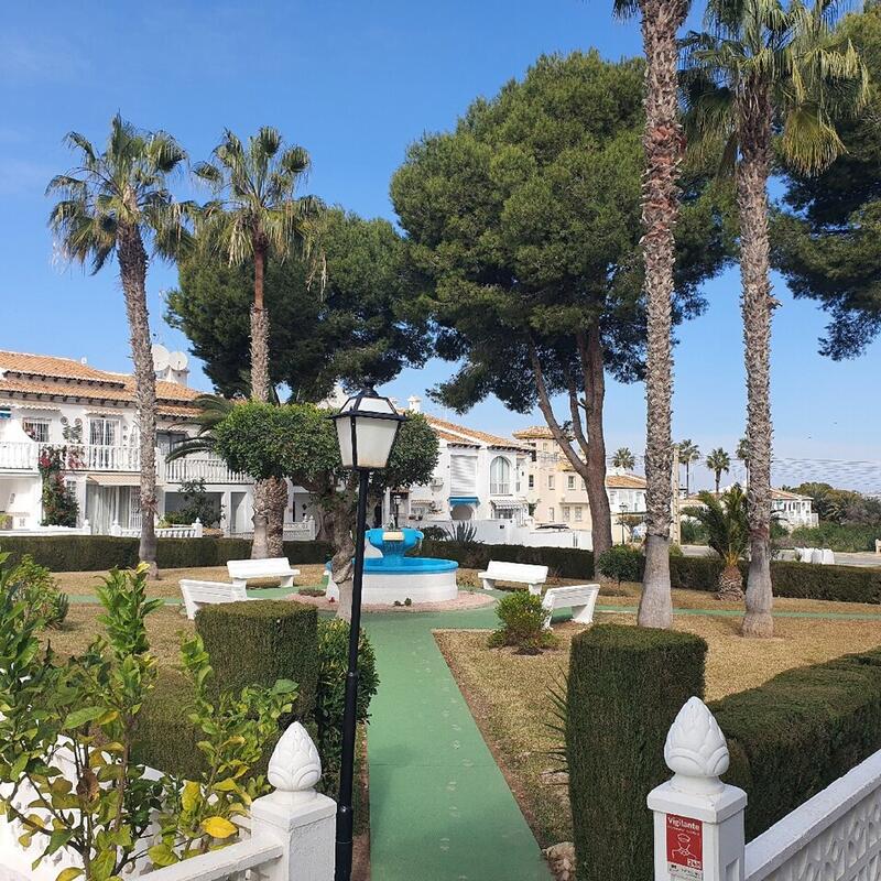 Townhouse for sale in Los Balcones, Alicante