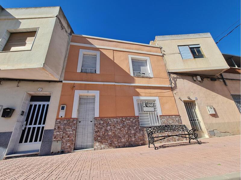 Townhouse for sale in Villena, Alicante