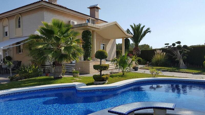 Villa en venta en Mil Palmeras, Alicante