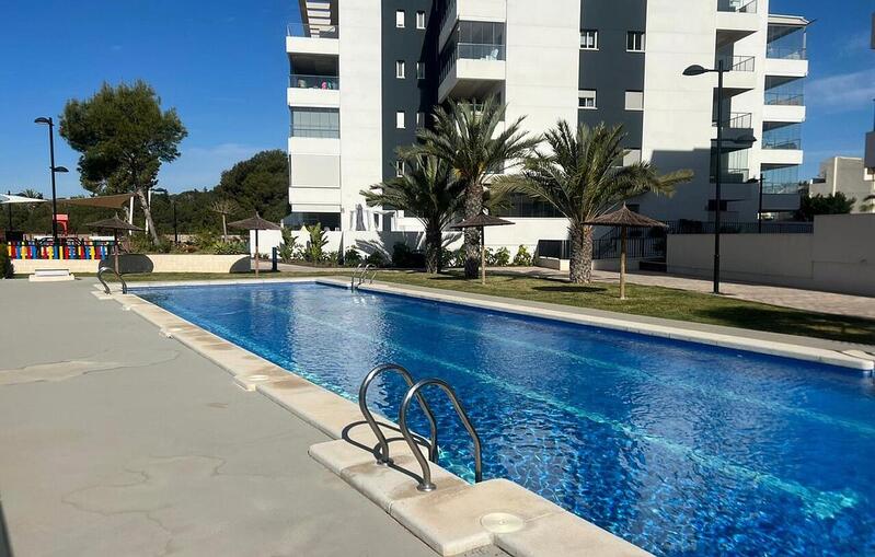 Apartamento en venta en Villamartin, Alicante