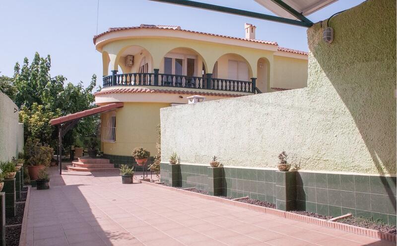 4 Cuarto Villa en venta