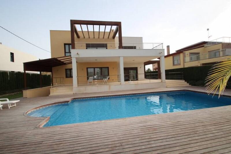 5 bedroom Villa for sale