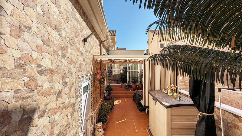 Country House for sale in Guardamar del Segura, Alicante