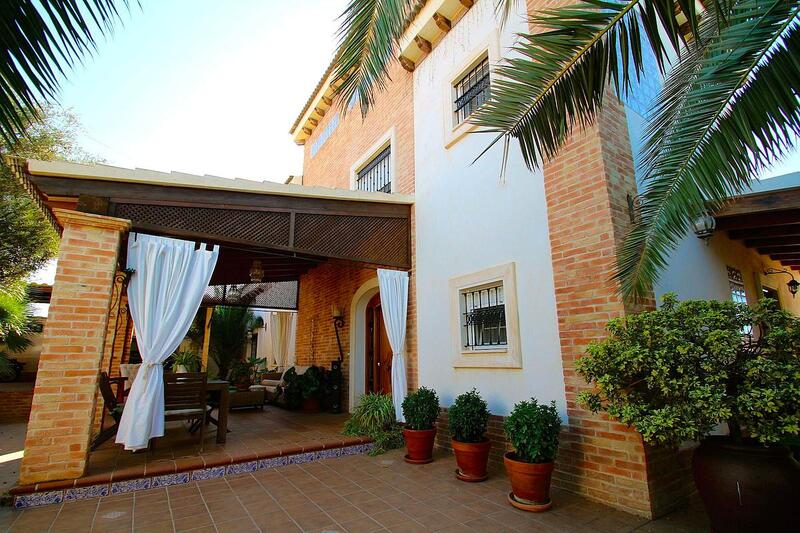 6 Cuarto Villa en venta