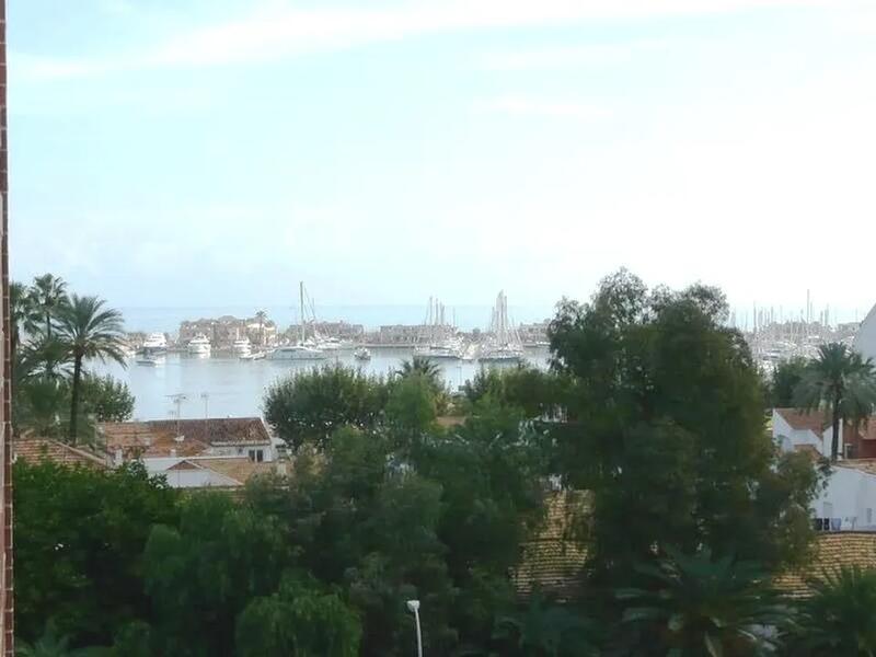 квартира продается в Denia, Alicante