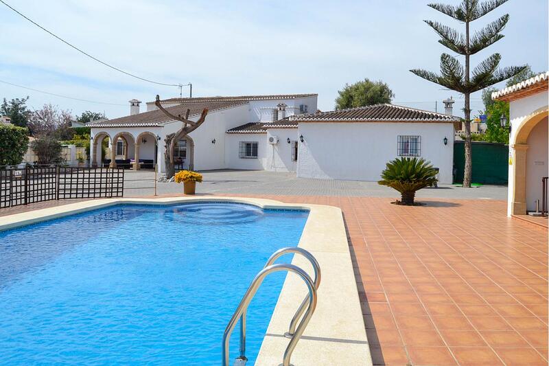 Villa en venta en Javea, Alicante