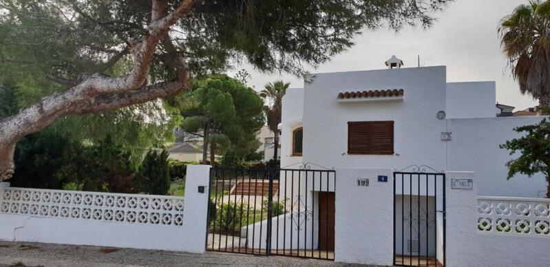 Villa à vendre dans La Zenia, Alicante