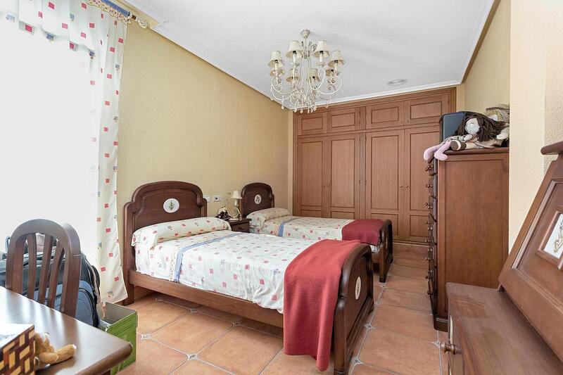 3 Schlafzimmer Stadthaus zu verkaufen