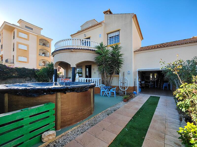 Villa en venta en Orihuela Costa, Alicante