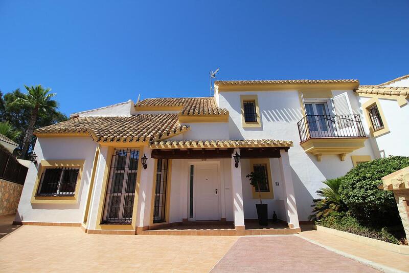 Villa Te koop in La Manga Golf Club, Murcia