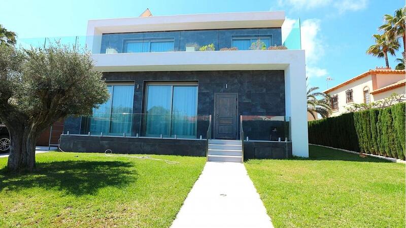 3 Cuarto Villa en venta