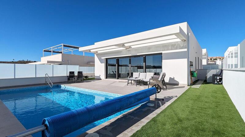 Villa til salg i Torremendo, Alicante