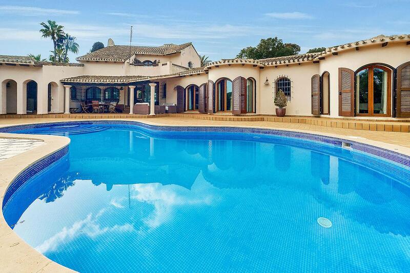 6 bedroom Villa for sale