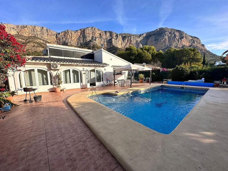 Villa til salg i Javea, Alicante