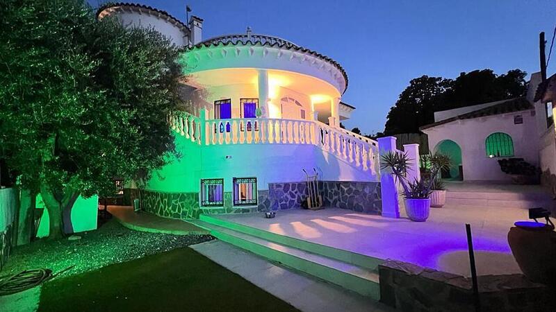 5 bedroom Villa for sale