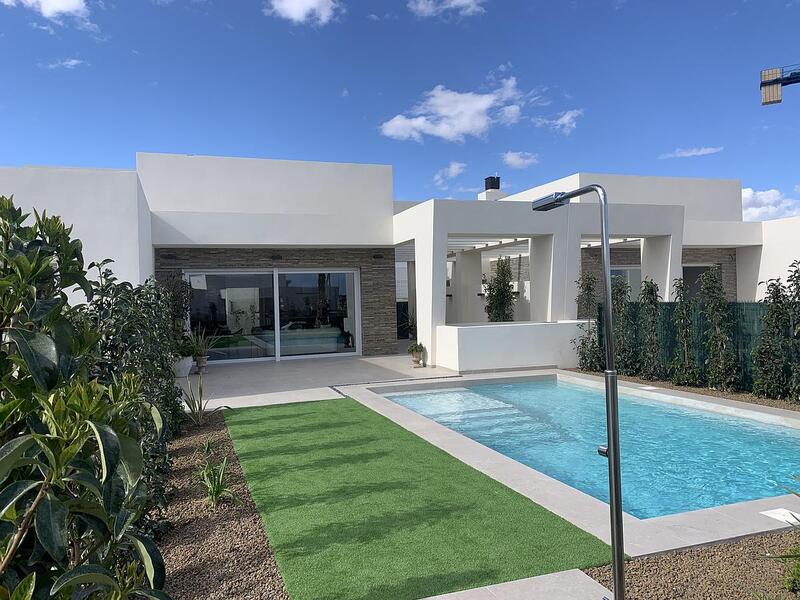 Villa en venta en La Finca Golf Course, Alicante