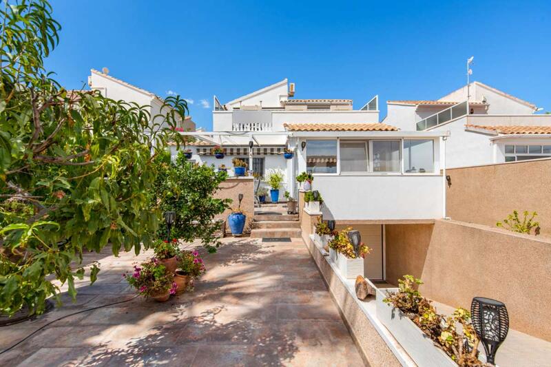 Villa for sale in Punta Prima, Alicante