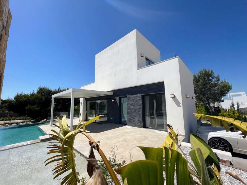 Villa till salu i Las Colinas Golf, Alicante