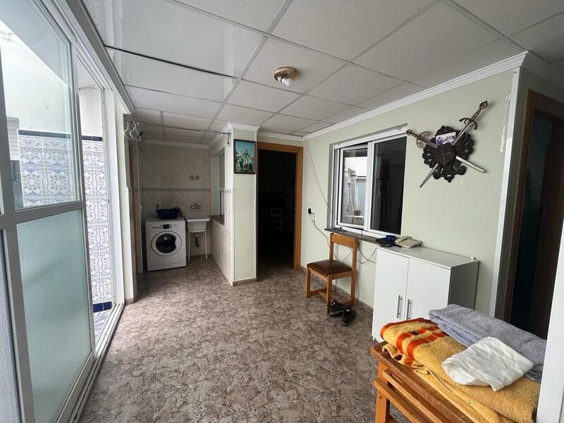 4 Schlafzimmer Stadthaus zu verkaufen